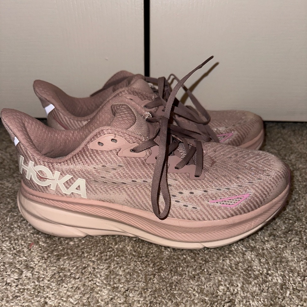 Hoka Clifton 9